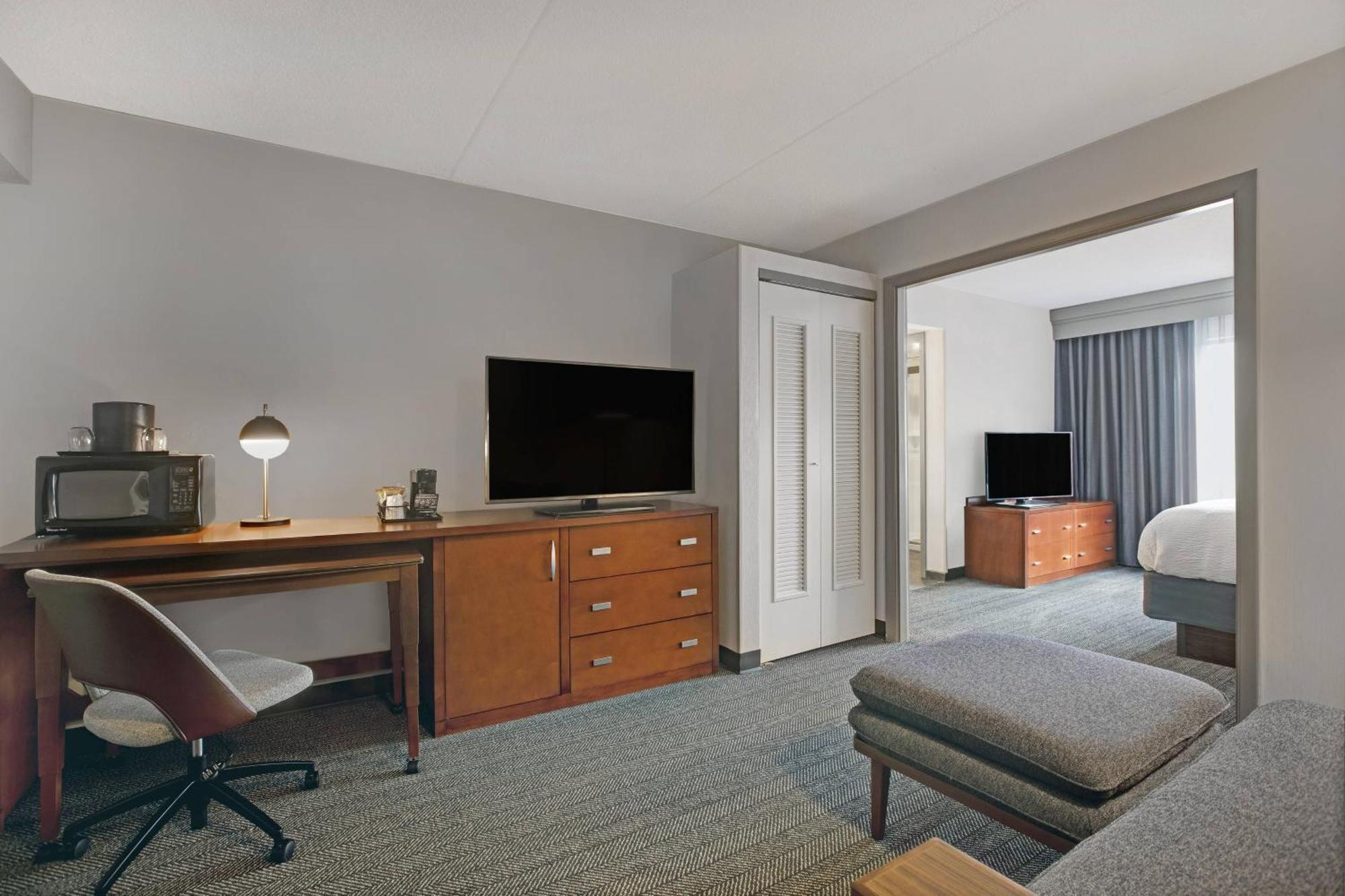 Courtyard Chicago Elmhurst/Oakbrook Area Extérieur photo