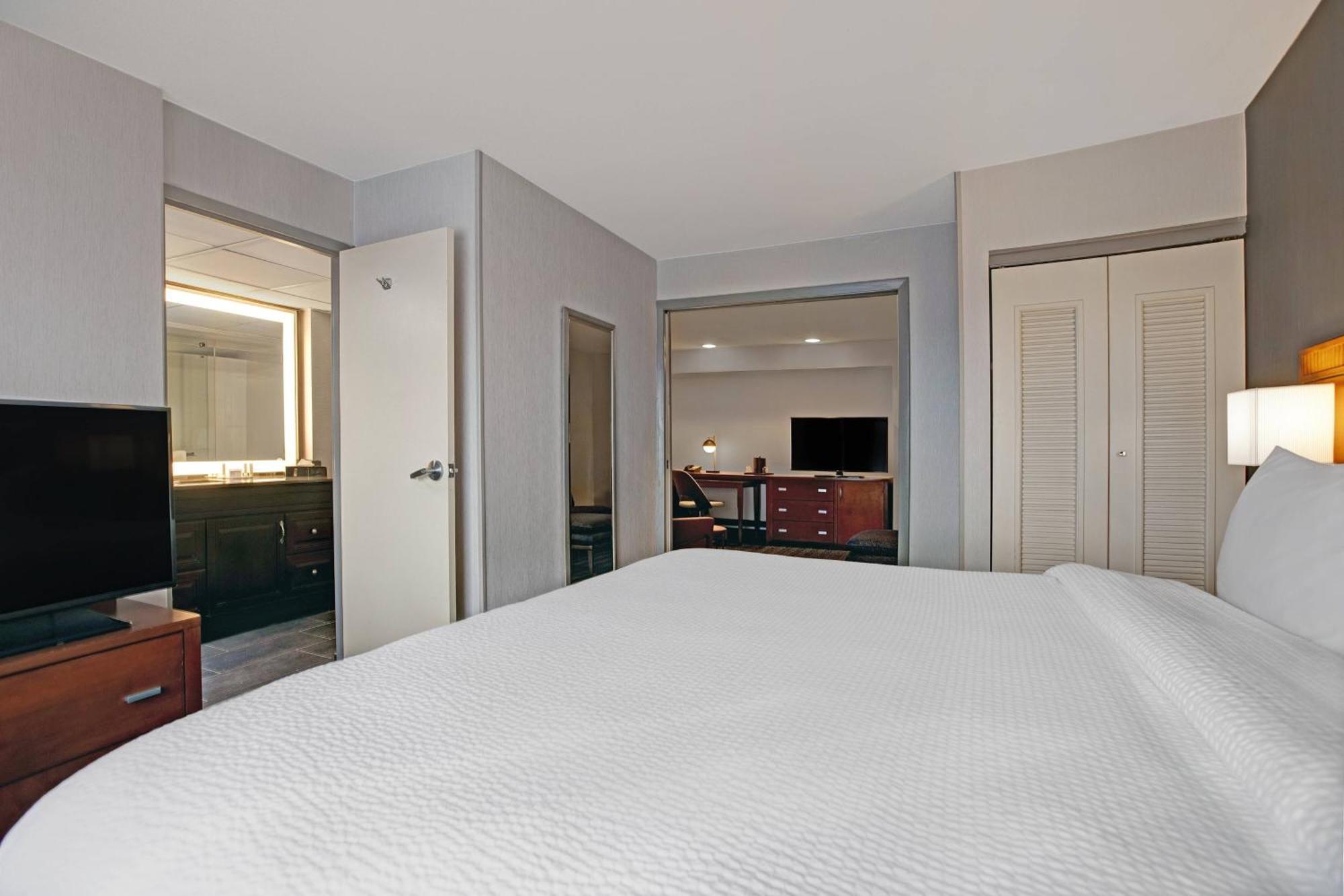 Courtyard Chicago Elmhurst/Oakbrook Area Extérieur photo