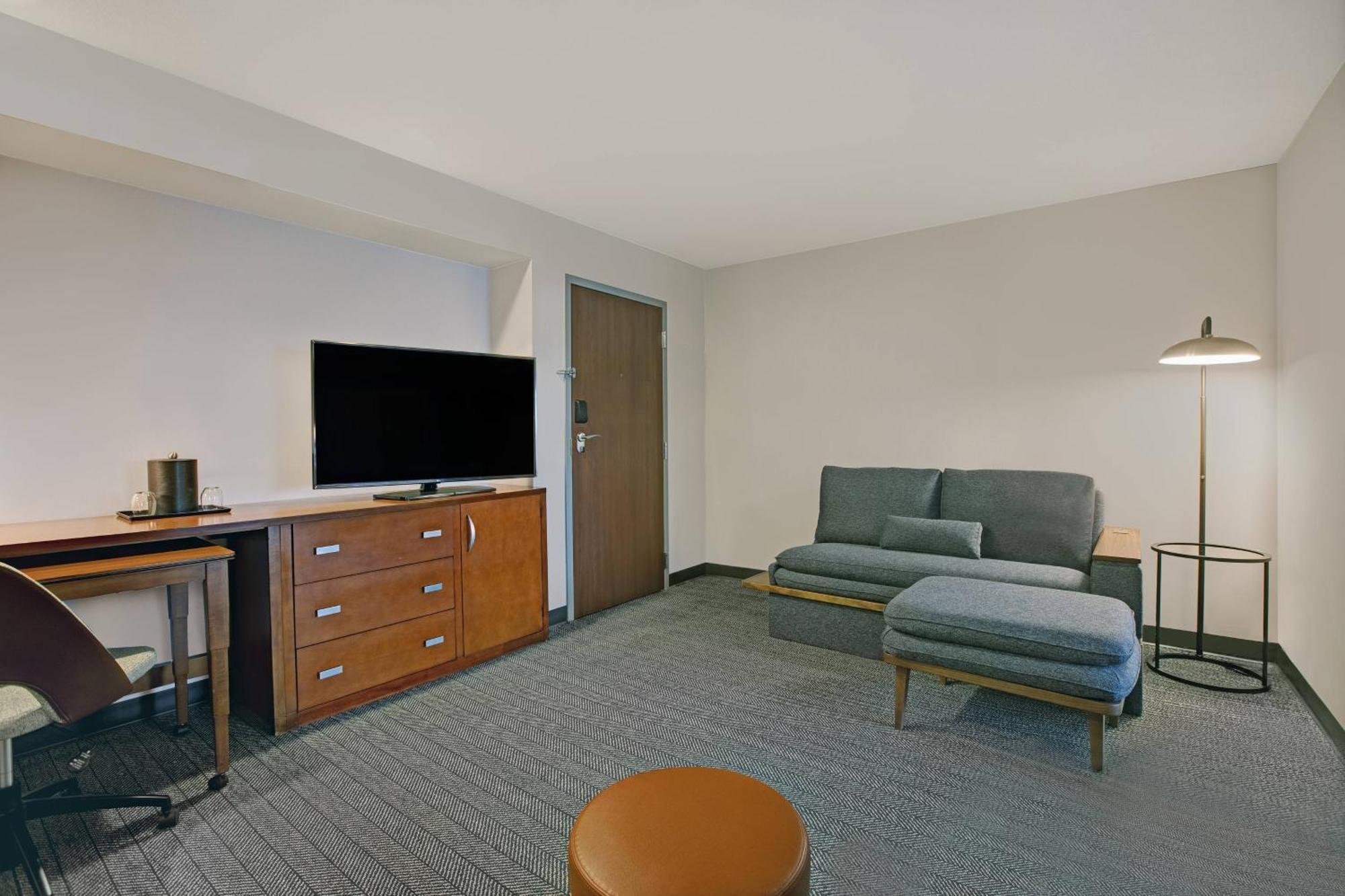 Courtyard Chicago Elmhurst/Oakbrook Area Extérieur photo